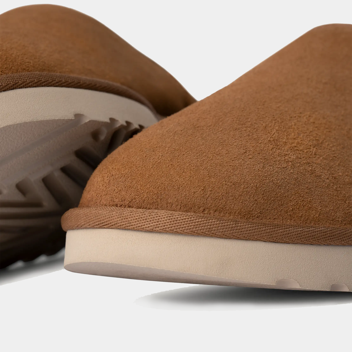 UGG Classic Slip On Shoes (Mens Large Sizes) – BigShoes display picture 1