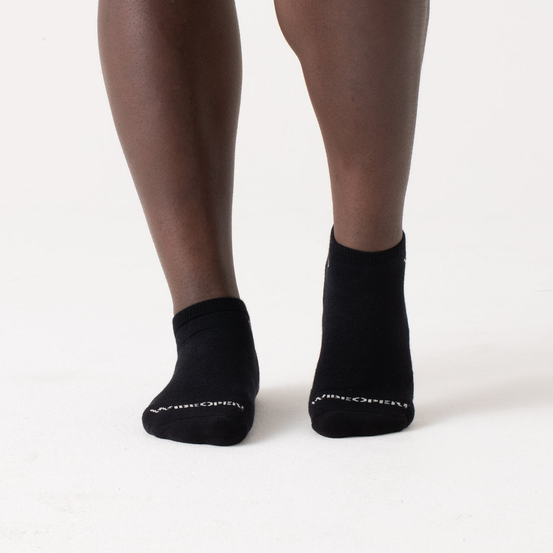 Solid Cushioned No Show Socks product image