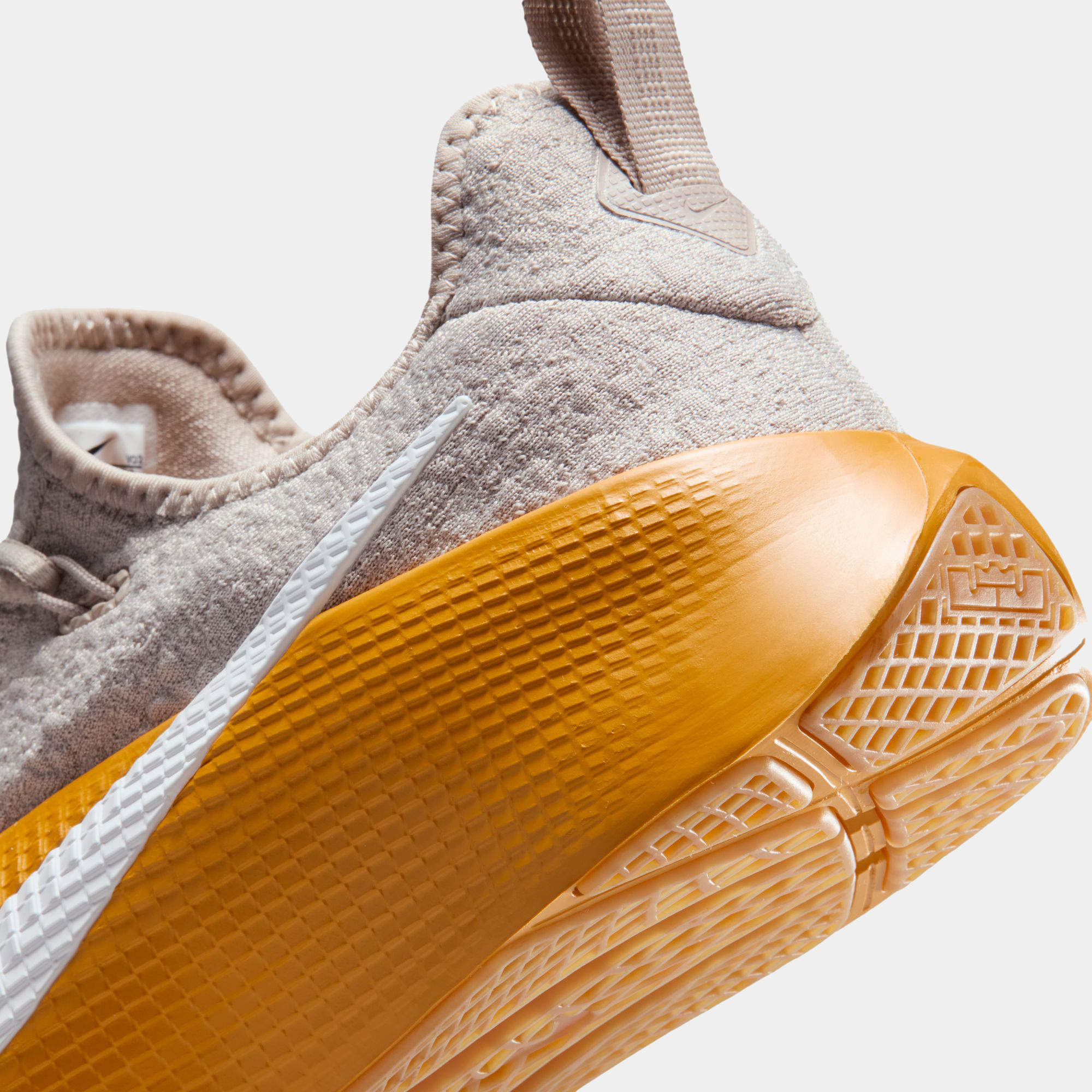 LeBron TR 1 product image