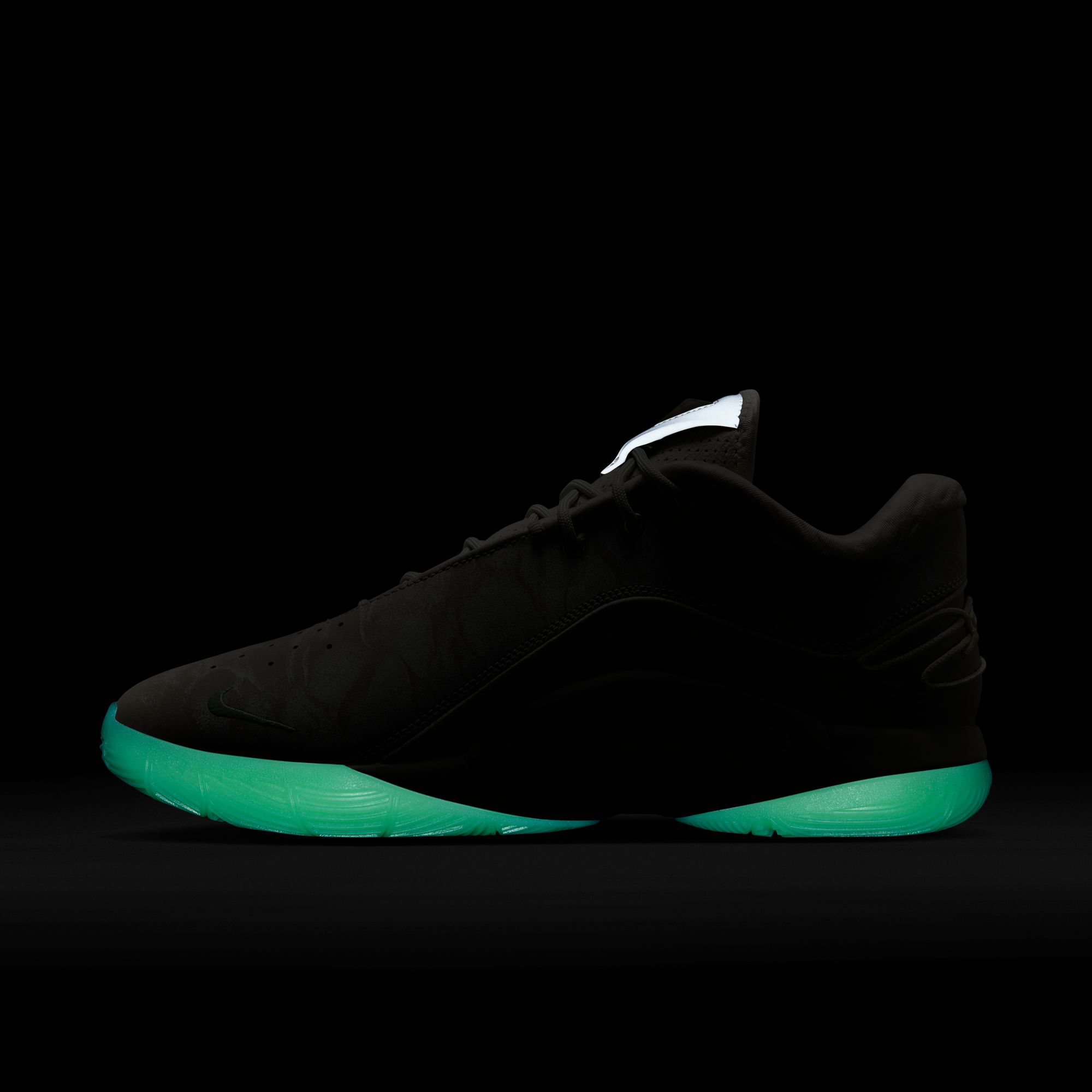 LeBron XXII product image