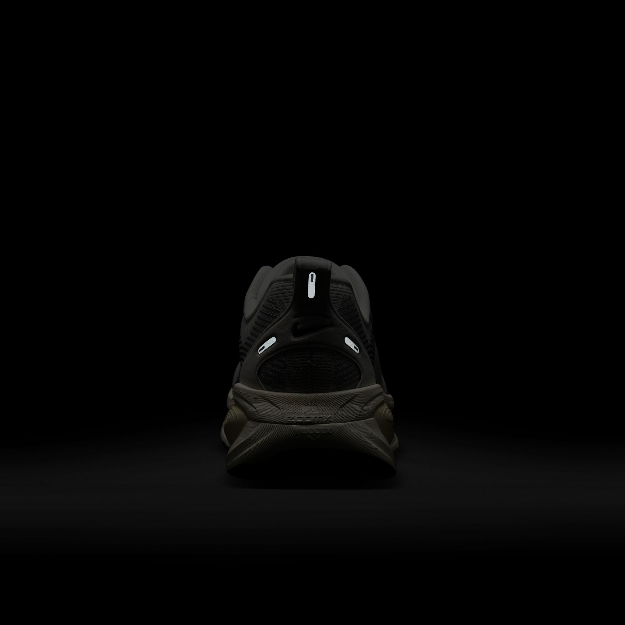 Air Zoom Vomero 18 product image