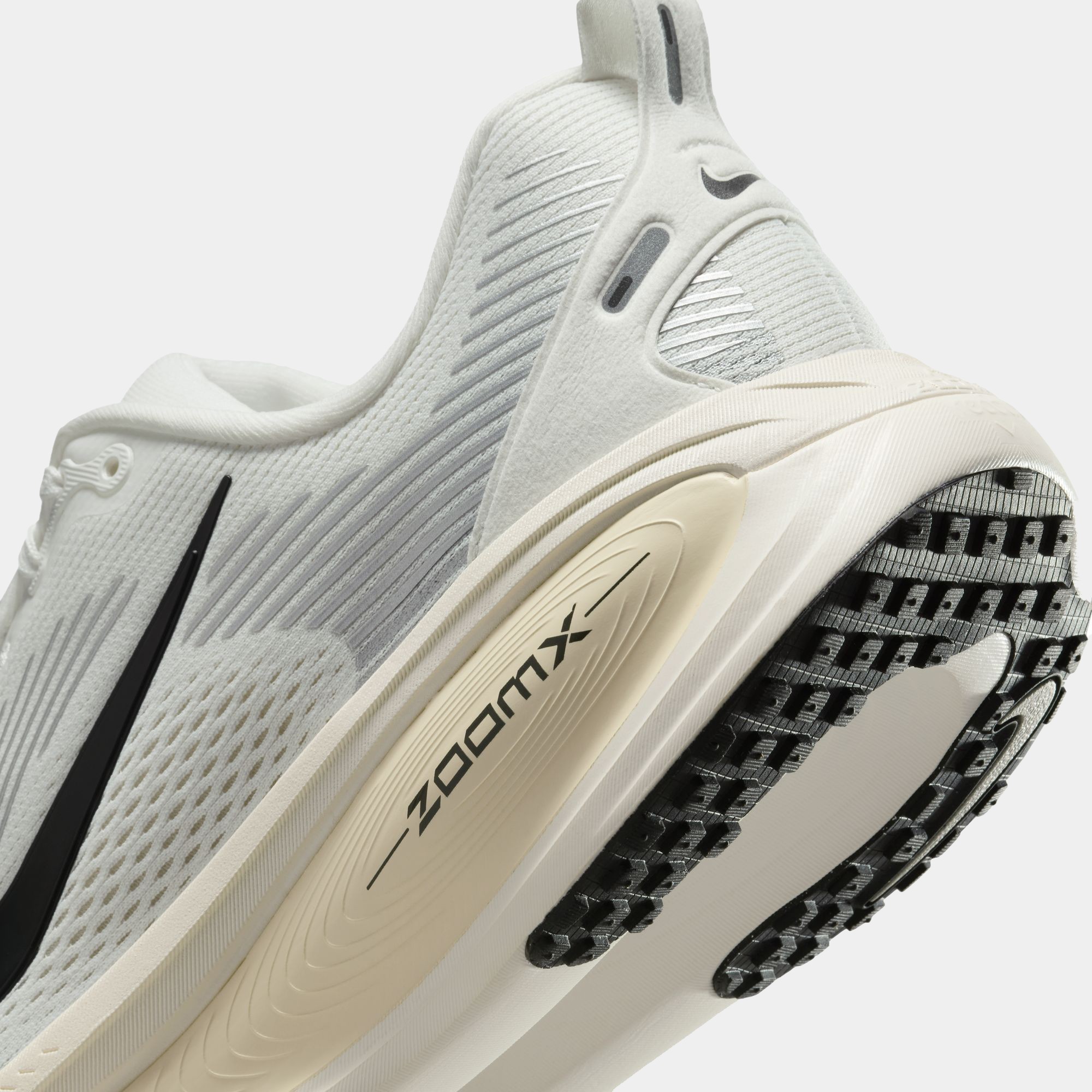 Air Zoom Vomero 18 product image