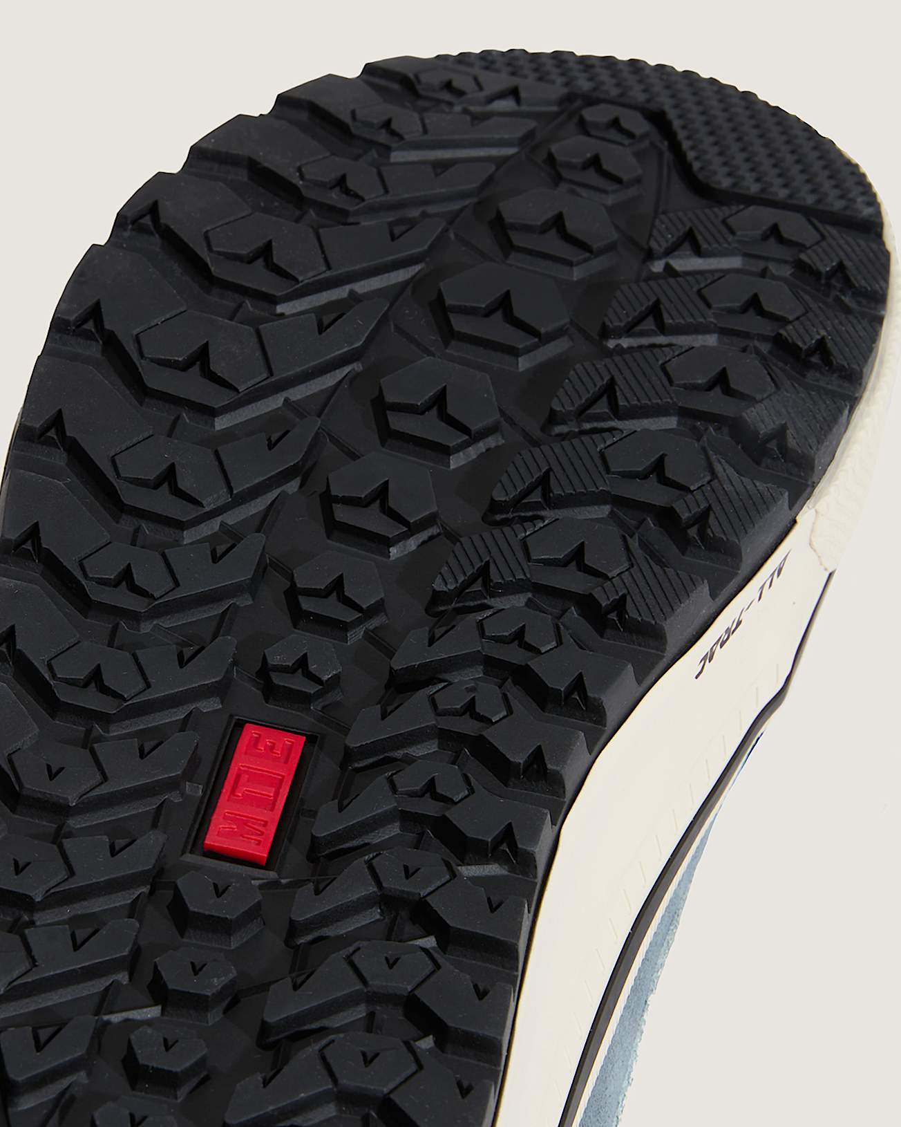 MTE Sk8-Hi Waterproof Insulated Shoe product image