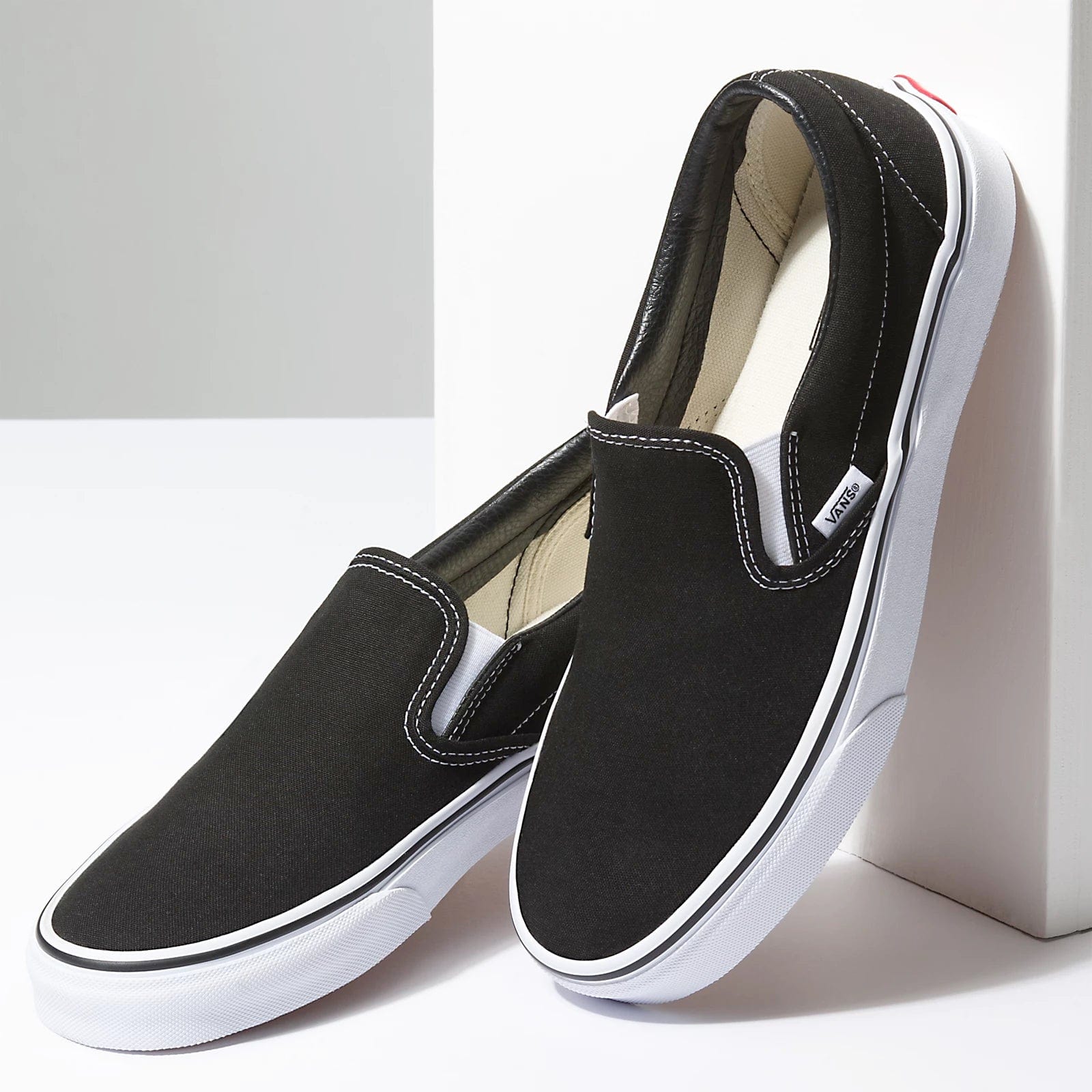 vans men's dress shoes | Authentic Hi 2.0 Duck Canvas Blue The Asher model offers the usual sporty design in combination with excellent comfort What's your opinion on Vans?
